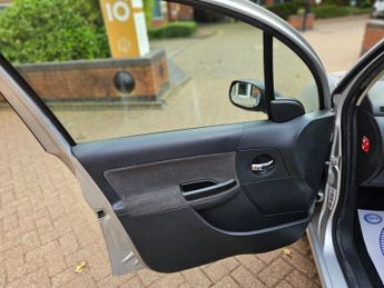 Citroen C3 1.6i 16V SX Hatchback 5dr Petrol Automatic (165 g/km, 107 bhp)