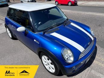 MINI Hatch 1.6 Cooper Hatchback 3dr Petrol CVT Euro 4 (116 bhp)