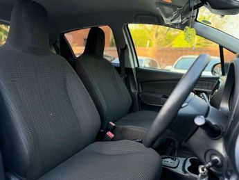 Toyota Yaris 1.3 VVT-i Icon CVT Euro 6 5dr