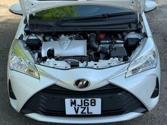 Toyota Yaris 1.3 VVT-i Icon CVT Euro 6 5dr
