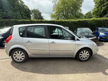 Renault Scenic 1.6 VVT Dynamique 5dr