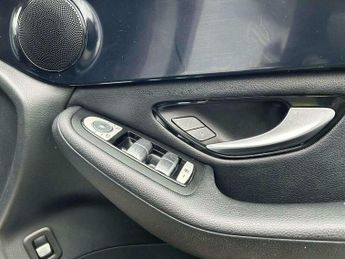 Mercedes-Benz C Class 2.1 GLC250d SE G-Tronic 4MATIC Euro 6 (s/s) 5dr