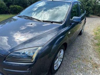 Ford Focus 1.6 Style Hatchback 5dr Petrol Automatic (184 g/km, 99 bhp)
