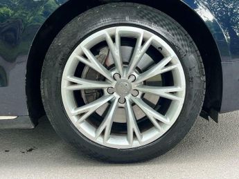 Audi A8 3.0 TDI V6 SE Executive Tiptronic quattro Euro 5 (s/s) 4dr