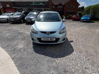 Mazda 2 TS2-GRET LITTLE CAR FOR A RUN AROUND TOWN VERY LOW MILEAGE FOR I