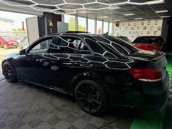 Mercedes-Benz E Class 5.5 E63 V8 BiTurbo AMG SpdS MCT Euro 6 (s/s) 4dr