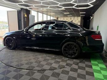 Mercedes-Benz E Class 5.5 E63 V8 BiTurbo AMG SpdS MCT Euro 6 (s/s) 4dr