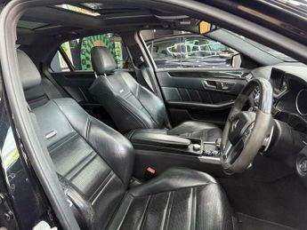 Mercedes-Benz E Class 5.5 E63 V8 BiTurbo AMG SpdS MCT Euro 6 (s/s) 4dr