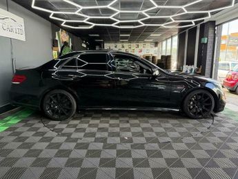 Mercedes-Benz E Class 5.5 E63 V8 BiTurbo AMG SpdS MCT Euro 6 (s/s) 4dr