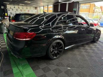Mercedes-Benz E Class 5.5 E63 V8 BiTurbo AMG SpdS MCT Euro 6 (s/s) 4dr