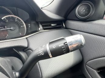Land Rover Range Rover Evoque 2.0 D150 MHEV R-Dynamic Auto 4WD Euro 6 (s/s) 5dr AppleCarPlay+C
