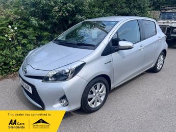 Toyota Yaris VVT-I ICON PLUS auto hybrid