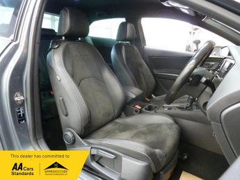 SEAT Leon 2.0 TSI CUPRA 300 DSG