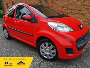 Peugeot 107 1.0 12V Urban Hatchback 5dr Petrol Manual Euro 4 (68 ps)