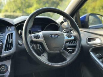 Ford Focus 1.6 Titanium Navigator Powershift Euro 5 5dr