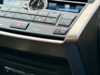Lexus NX 300H LUXURY