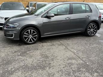 Volkswagen Golf 35.8kWh e-Golf Auto 5dr 134BHP
