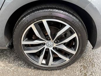Volkswagen Golf 35.8kWh e-Golf Auto 5dr 134BHP