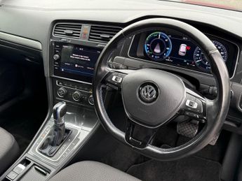Volkswagen Golf 35.8kWh e-Golf Auto 5dr 134BHP