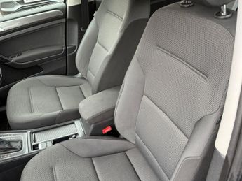 Volkswagen Golf 35.8kWh e-Golf Auto 5dr 134BHP