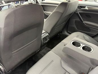 Volkswagen Golf 35.8kWh e-Golf Auto 5dr 134BHP