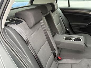 Volkswagen Golf 35.8kWh e-Golf Auto 5dr 134BHP