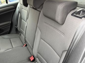 Volkswagen Golf 35.8kWh e-Golf Auto 5dr 134BHP