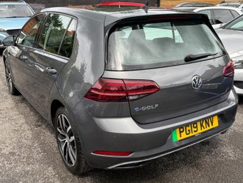 Volkswagen Golf 35.8kWh e-Golf Auto 5dr 134BHP