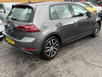 Volkswagen Golf 35.8kWh e-Golf Auto 5dr 134BHP