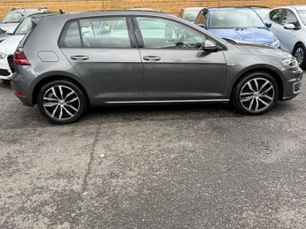 Volkswagen Golf 35.8kWh e-Golf Auto 5dr 134BHP