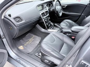 Volvo V40 T3 INSCRIPTION