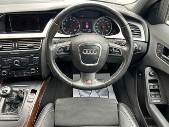 Audi A4 AVANT TFSI S LINE