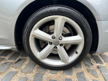 Audi A4 AVANT TFSI S LINE