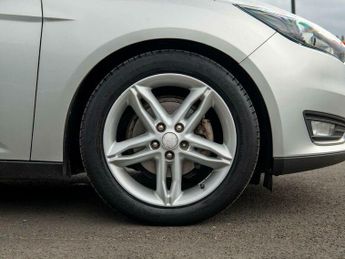 Ford Focus 1.0T EcoBoost Titanium Euro 6 (s/s) 5dr