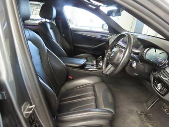 BMW 5 SERIES 520i M SPORT TOURING