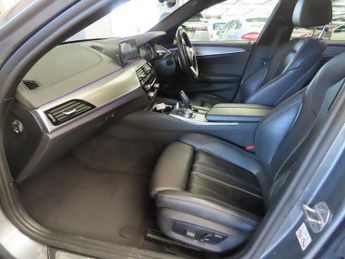 BMW 5 SERIES 520i M SPORT TOURING
