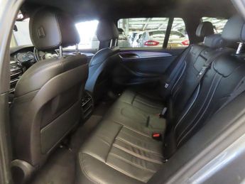 BMW 5 SERIES 520i M SPORT TOURING