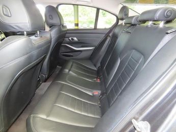 BMW 3 SERIES 320i SPORT