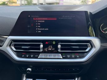 BMW 3 SERIES 320i SPORT