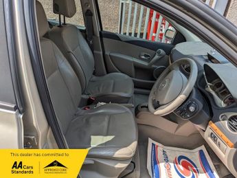 Renault Clio INITIALE 16V