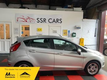 Ford Fiesta 1.6 Zetec Hatchback 5dr Petrol Powershift Euro 5 (105 ps)