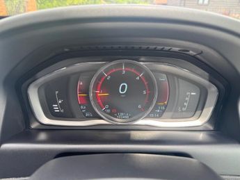 Volvo XC60 2.0 D4 R-Design Geartronic Euro 6 (s/s) 5dr