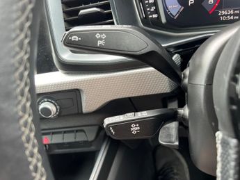 Audi A1 1.0 TFSI 25 S line Sportback S Tronic Euro 6 (s/s) 5dr AppleCarP