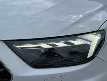 Audi A1 1.0 TFSI 25 S line Sportback S Tronic Euro 6 (s/s) 5dr AppleCarP