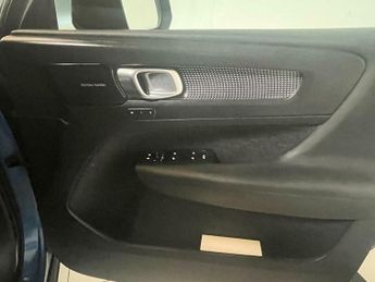Volvo XC40 2.0 D4 First Edition Auto AWD Euro 6 (s/s) 5dr