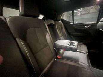 Volvo XC40 2.0 D4 First Edition Auto AWD Euro 6 (s/s) 5dr