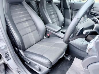 Mercedes GLA GLA 180 URBAN EDITION