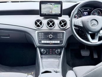 Mercedes GLA GLA 180 URBAN EDITION