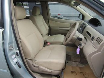 Toyota  raum