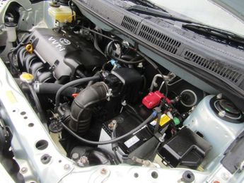 Toyota  raum